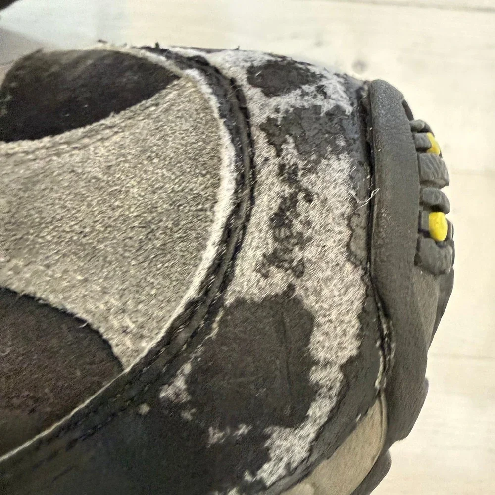 Merrell kids black and grey winter snow boots hiking boots big kids size‎ 4